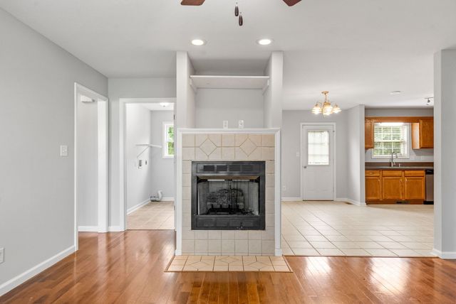 3366 N Henderson Way, Clarksville, TN 37042