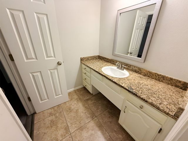 7043 E 77th Place, Tulsa, OK 74133