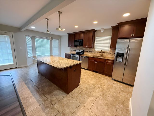 7043 E 77th Place, Tulsa, OK 74133
