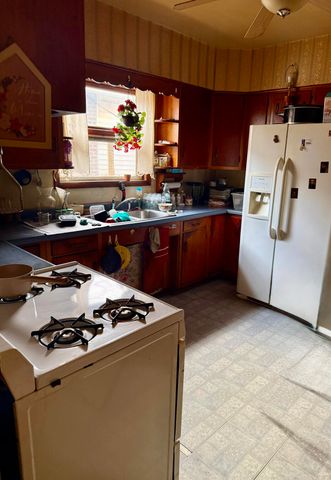 2739 New York Avenue, Whiting, IN 46394