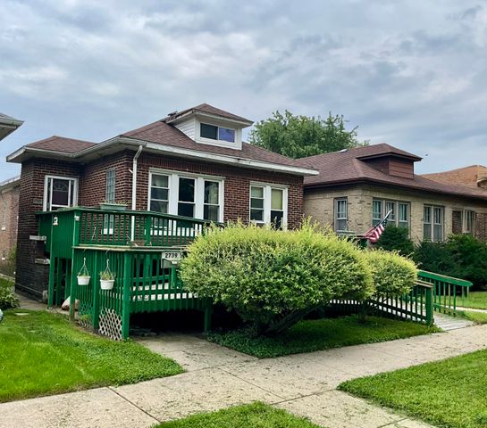 2739 New York Avenue, Whiting, IN 46394