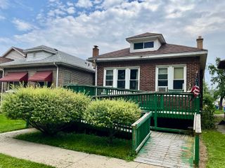 2739 New York Avenue, Whiting, IN 46394