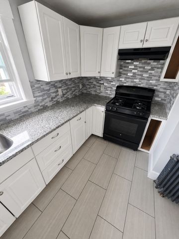 9 Pelham Ave 2, Methuen, MA 01844