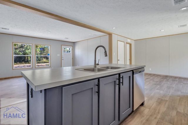 272 Three C Road, Jesup, GA 31545