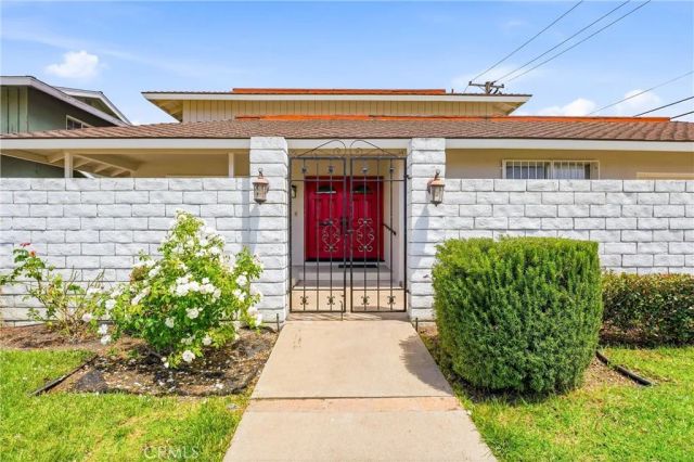 1163 N Lincoln, Orange, CA 92867