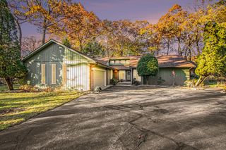 46308 Royal Avenue, Grand Beach Vllg, MI 49117