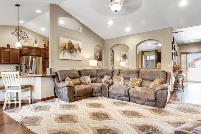 301 ENCHANTED PINES DR, Rapid City, SD 57701