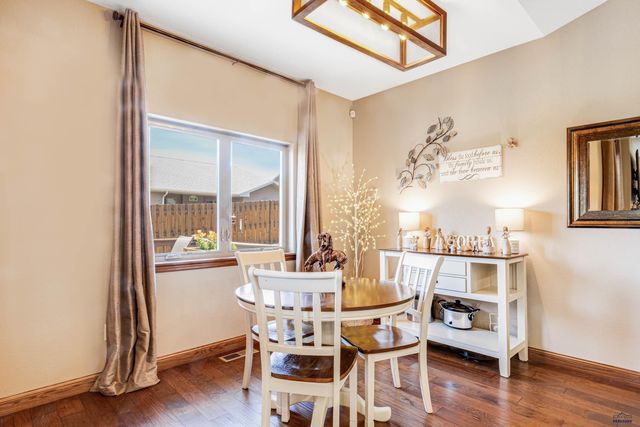 301 ENCHANTED PINES DR, Rapid City, SD 57701