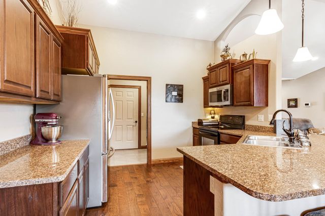 301 ENCHANTED PINES DR, Rapid City, SD 57701