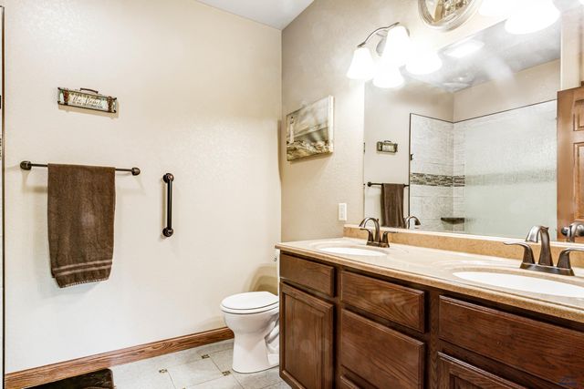 301 ENCHANTED PINES DR, Rapid City, SD 57701