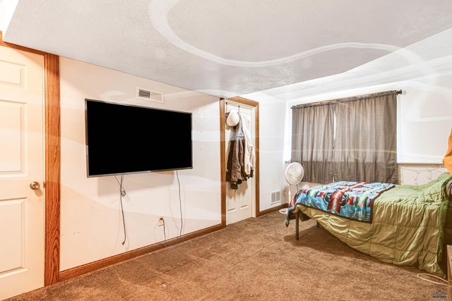 301 ENCHANTED PINES DR, Rapid City, SD 57701