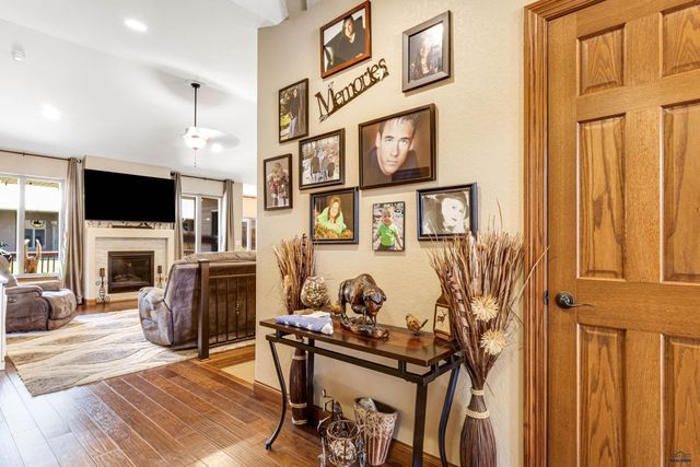 301 ENCHANTED PINES DR, Rapid City, SD 57701