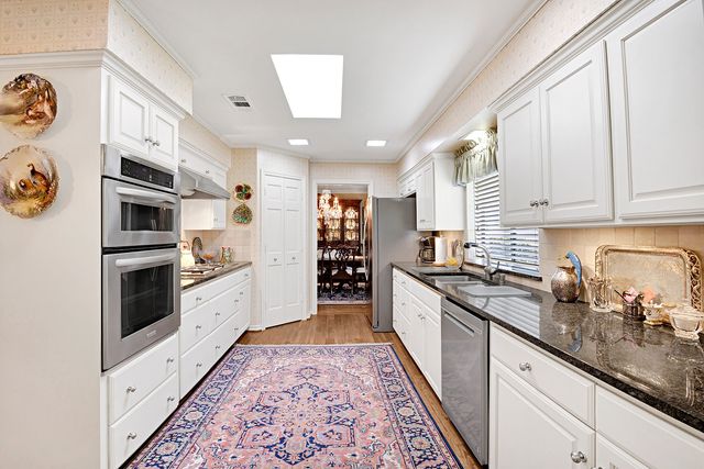 16046 Chalfont Circle, Dallas, TX 75248