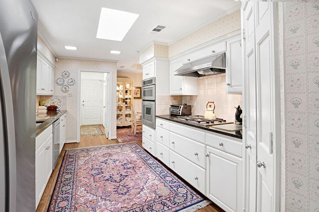 16046 Chalfont Circle, Dallas, TX 75248