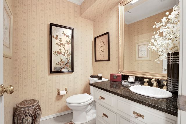 16046 Chalfont Circle, Dallas, TX 75248