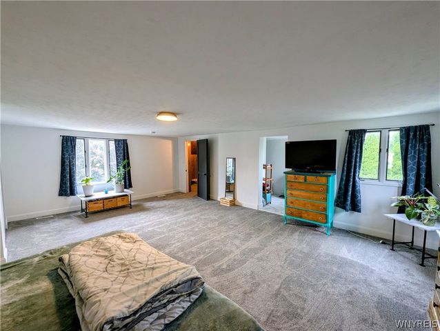 927 Pioneer Drive, North Tonawanda, NY 14120