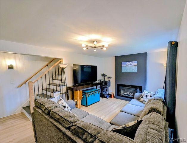 927 Pioneer Drive, North Tonawanda, NY 14120