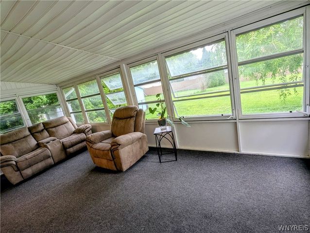 927 Pioneer Drive, North Tonawanda, NY 14120