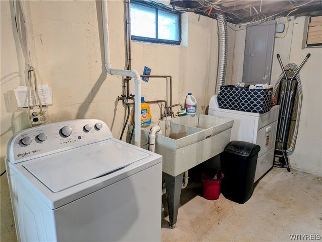 927 Pioneer Drive, North Tonawanda, NY 14120