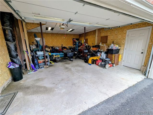 927 Pioneer Drive, North Tonawanda, NY 14120