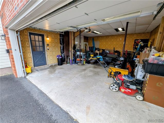 927 Pioneer Drive, North Tonawanda, NY 14120
