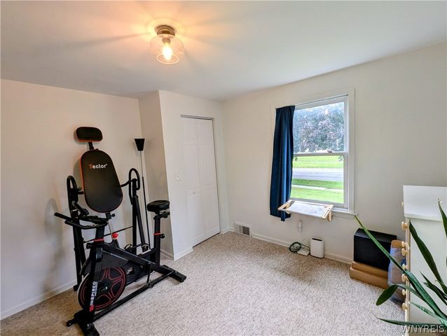 927 Pioneer Drive, North Tonawanda, NY 14120
