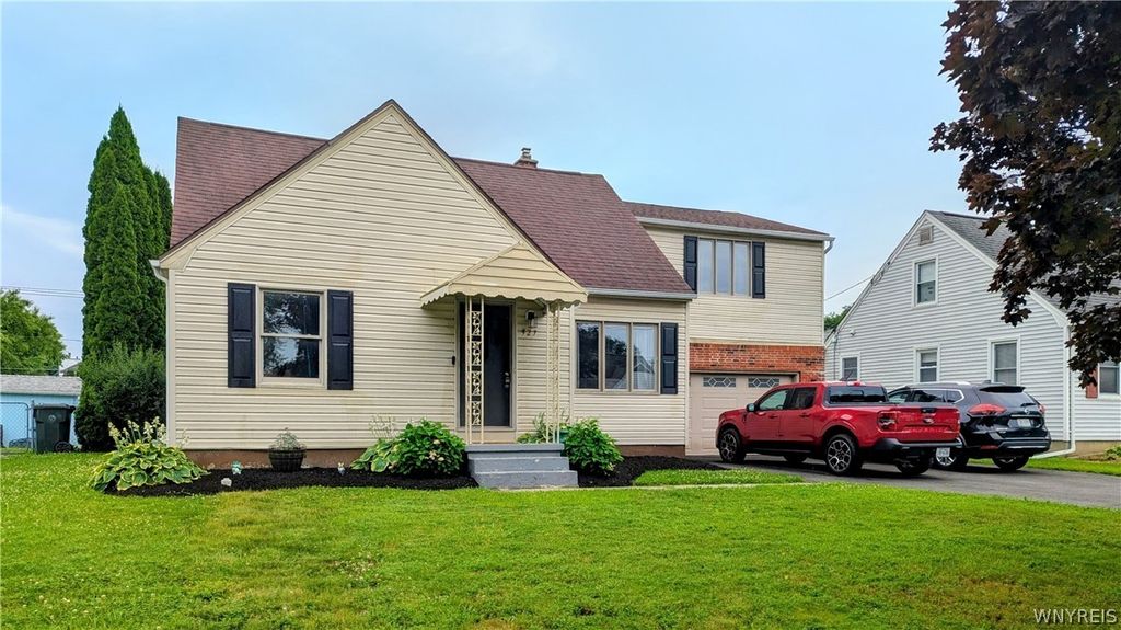 927 Pioneer Drive, North Tonawanda, NY 14120