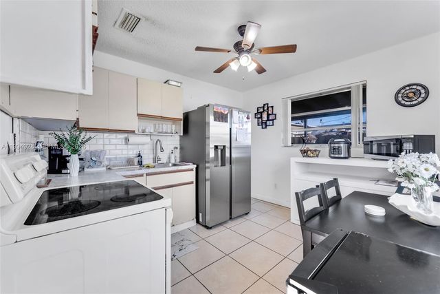 8820 SW 27th St, Miami, FL 33165