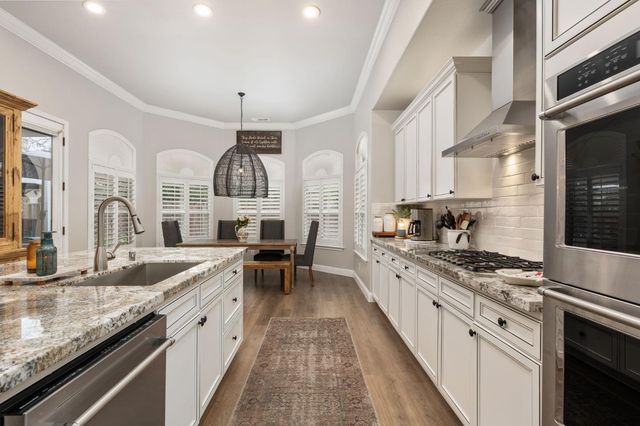 1674 E Shadow Glen Drive, Fresno, CA 93730