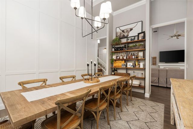 1674 E Shadow Glen Drive, Fresno, CA 93730