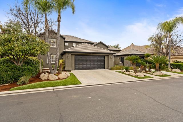 1674 E Shadow Glen Drive, Fresno, CA 93730