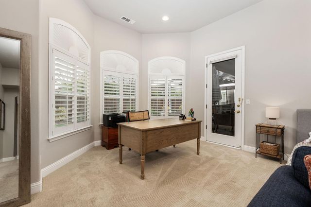 1674 E Shadow Glen Drive, Fresno, CA 93730