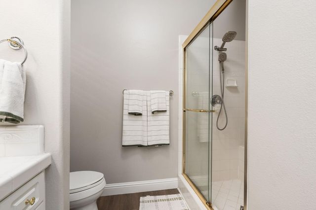 1674 E Shadow Glen Drive, Fresno, CA 93730