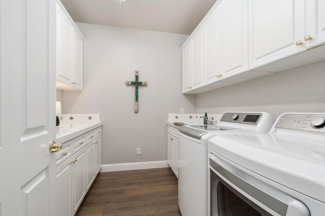 1674 E Shadow Glen Drive, Fresno, CA 93730