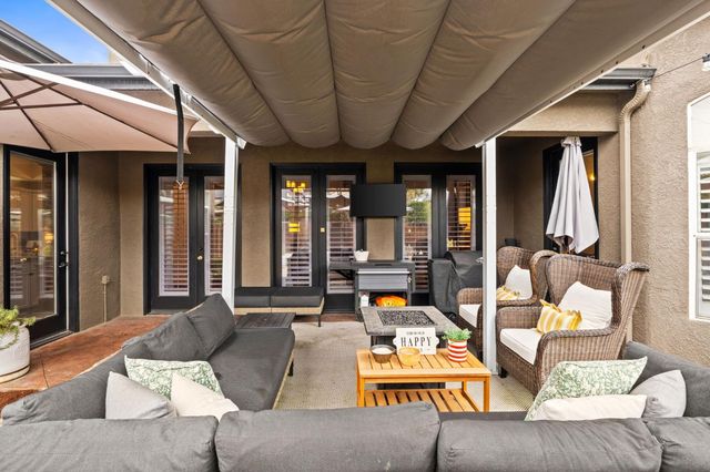 1674 E Shadow Glen Drive, Fresno, CA 93730