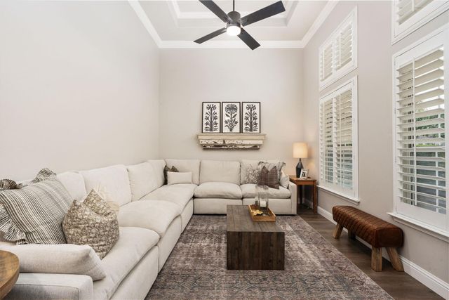 1674 E Shadow Glen Drive, Fresno, CA 93730