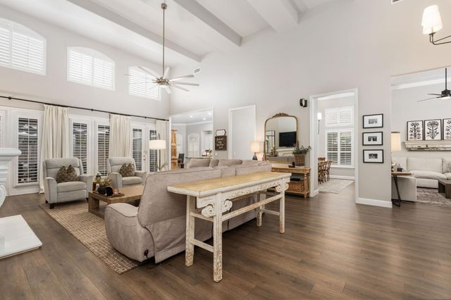 1674 E Shadow Glen Drive, Fresno, CA 93730