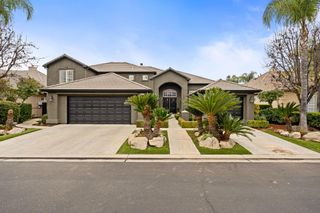 1674 E Shadow Glen Drive, Fresno, CA 93730