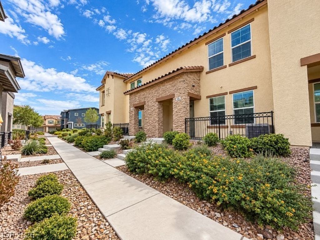 344 Pacific Sparrow Avenue, Henderson, NV 89011 — photo 3