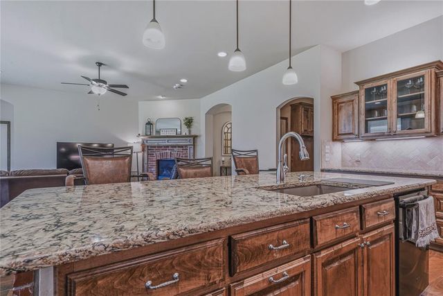 706 Sedona Drive, Norman, OK 73071