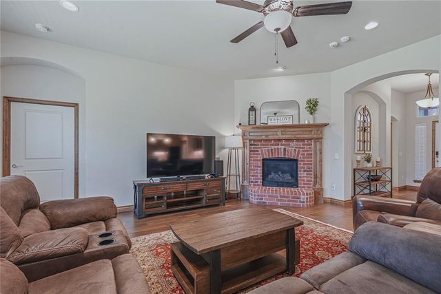 706 Sedona Drive, Norman, OK 73071