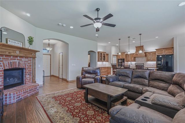 706 Sedona Drive, Norman, OK 73071