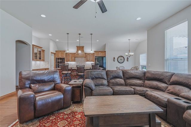 706 Sedona Drive, Norman, OK 73071