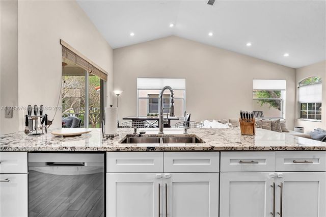 8520 Via Romana 82U, Boca Raton, FL 33496