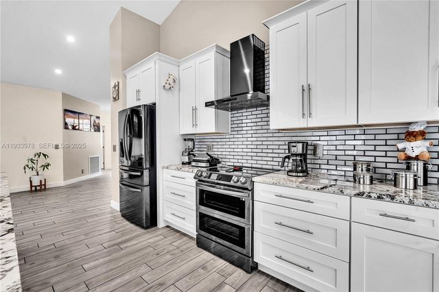 8520 Via Romana 82U, Boca Raton, FL 33496