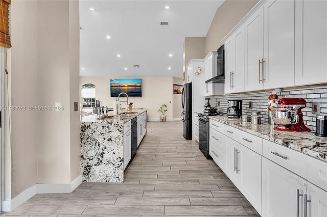 8520 Via Romana 82U, Boca Raton, FL 33496