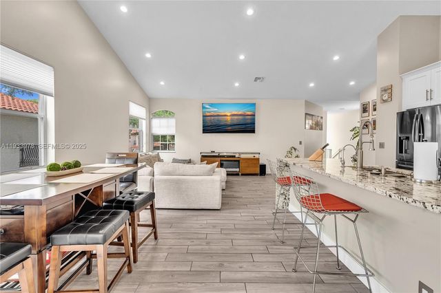 8520 Via Romana 82U, Boca Raton, FL 33496