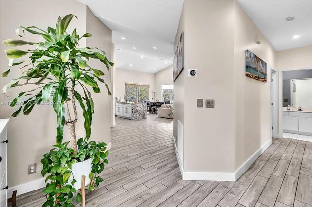 8520 Via Romana 82U, Boca Raton, FL 33496