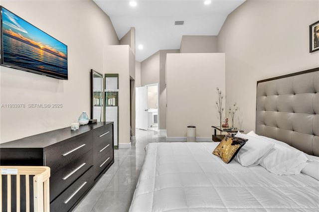 8520 Via Romana 82U, Boca Raton, FL 33496