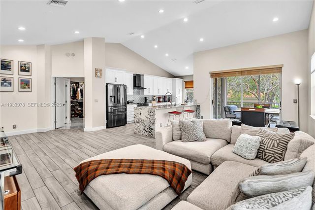 8520 Via Romana 82U, Boca Raton, FL 33496